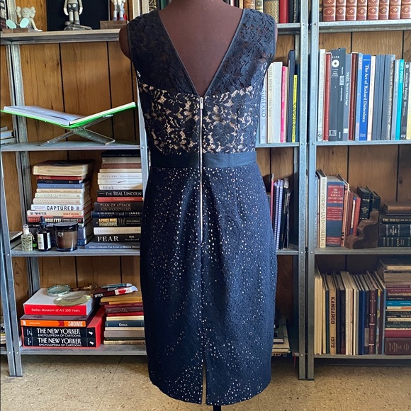 BCBG MAXAZRIA lace black dress - Picture 5 of 10